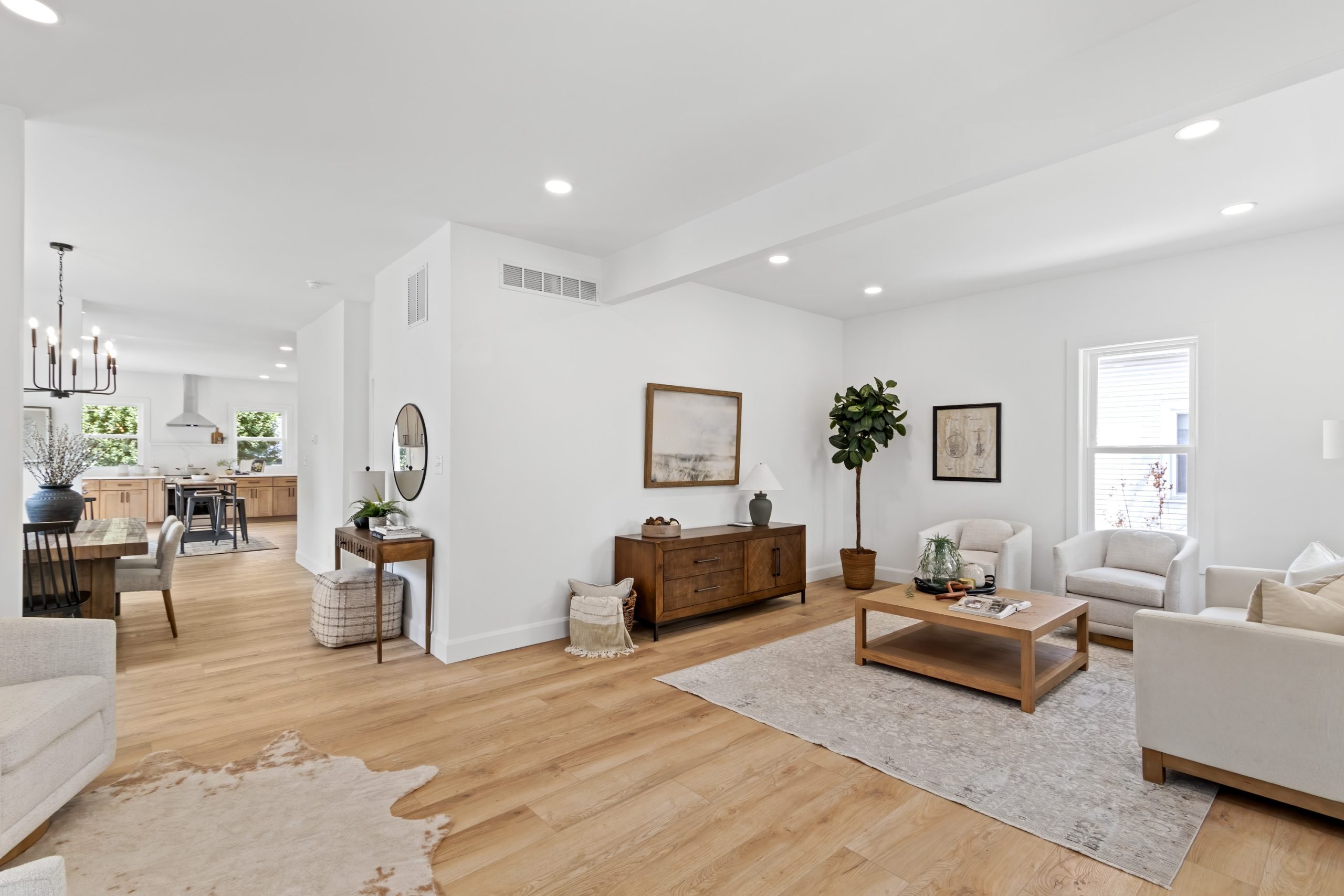 Professionally staged and remodeled home in Westerville, Oh. Spacious open floor-plan and great lighting allowed this modernized home to sell very quickly on the MLS.