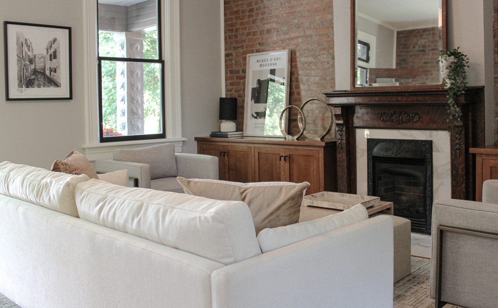 Styled living room in luxury German Village home staged by Jennifer Donahue Interior Design Inc and featured in the German Village Haus und Garten Tour.