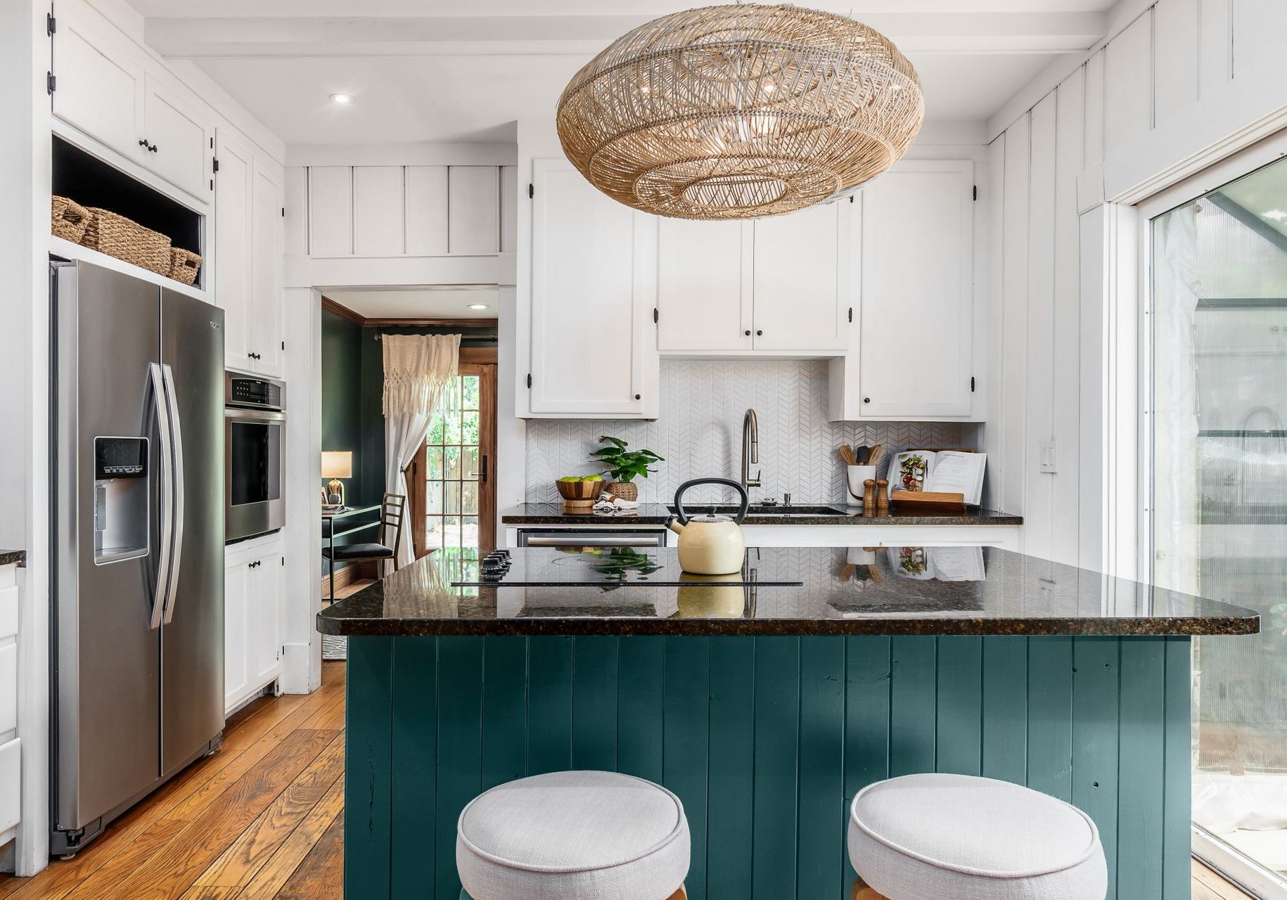 German Village traditional cottage style home with a recently updated kitchen featuring professional staging from Jennifer Donahue Interior Design Inc.